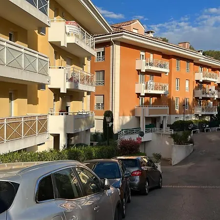 Mondello Hotellerie&Consultant : Appartement De Standing 47M2 Avec Piscine Cannes Exterior photo