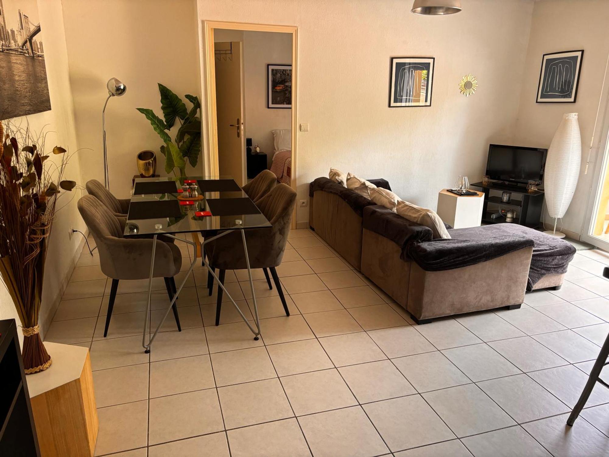 Mondello Hotellerie&consultant : De Standing 47m2 Avec Piscine Apartment *